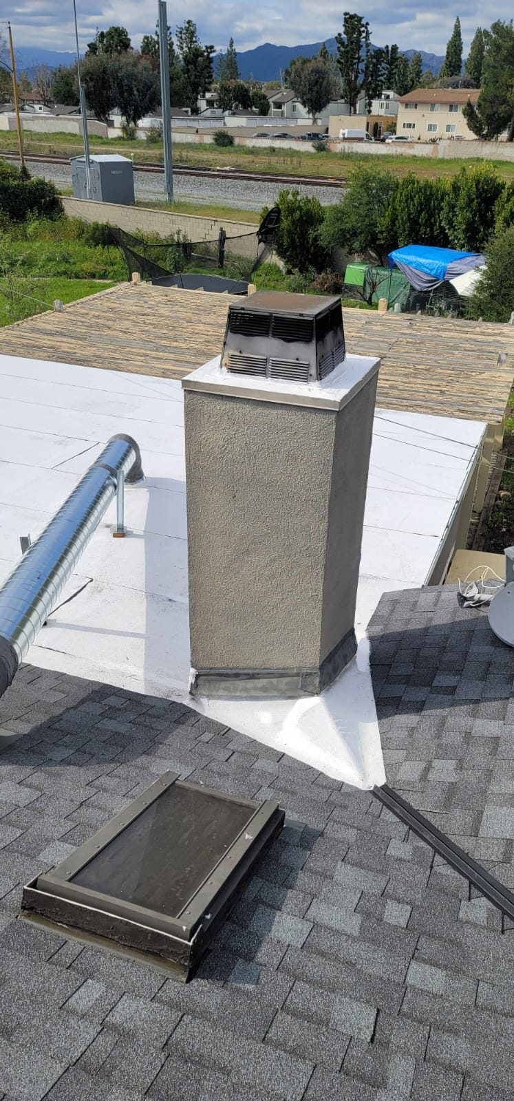 architectural shingle roof on a home in Claremont, California — a Samuel Roofing Inc. job photo
