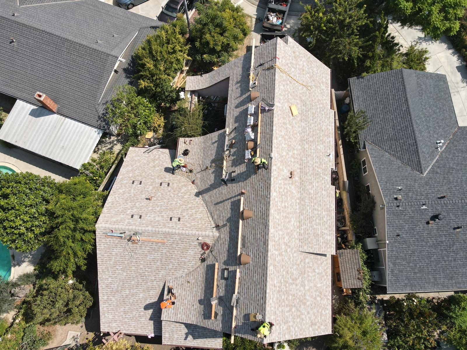 architectural shingle roof on a home in Studio City, California — a Samuel Roofing Inc. job photo